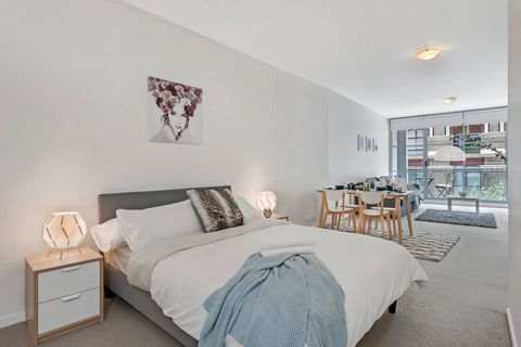 A Modern & Stylish Studio Near Darling Harbour - Kawana Tourism 1