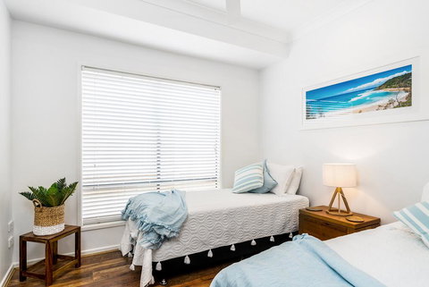 A PERFECT STAY - Julian Rocks House - Kawana Tourism 1