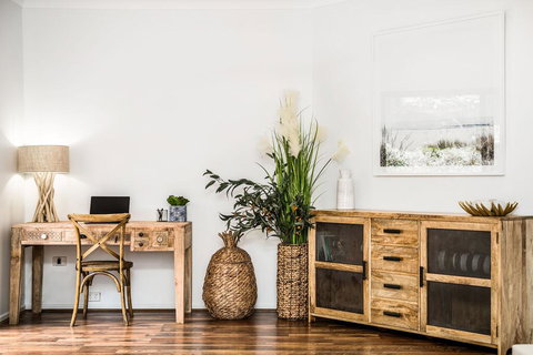 A PERFECT STAY - Julian Rocks House - Kawana Tourism 3