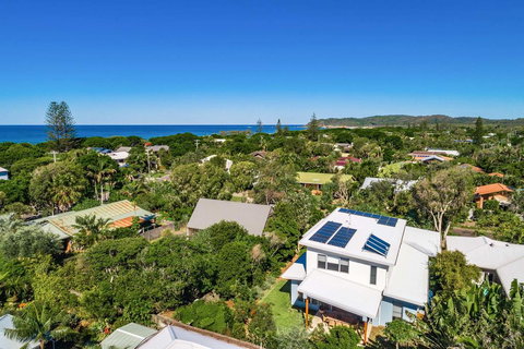 A PERFECT STAY - Shore Beats Work - Kawana Tourism 1