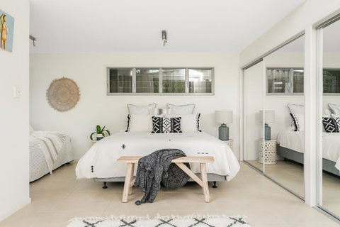 A PERFECT STAY - The White Rabbit - Kawana Tourism 1