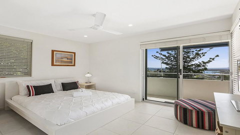 A Stylish Apartment With Noosa Views! - Unit 6 Yaringa 29 Noosa Drive - Kawana Tourism 1