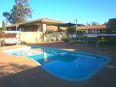 Aaron Inn Motel - Kawana Tourism 0