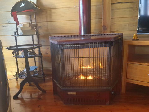 Abelia Cottages SPA Lakeside COTTAGE No 2 - Kawana Tourism 1