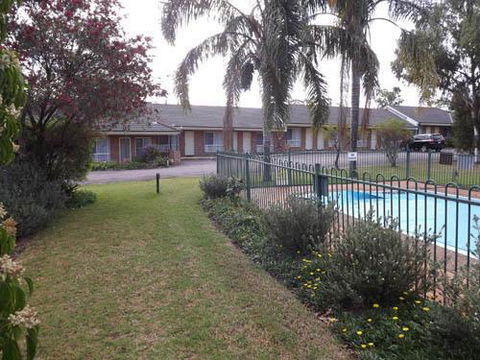 Aberdeen Motel - Kawana Tourism 3
