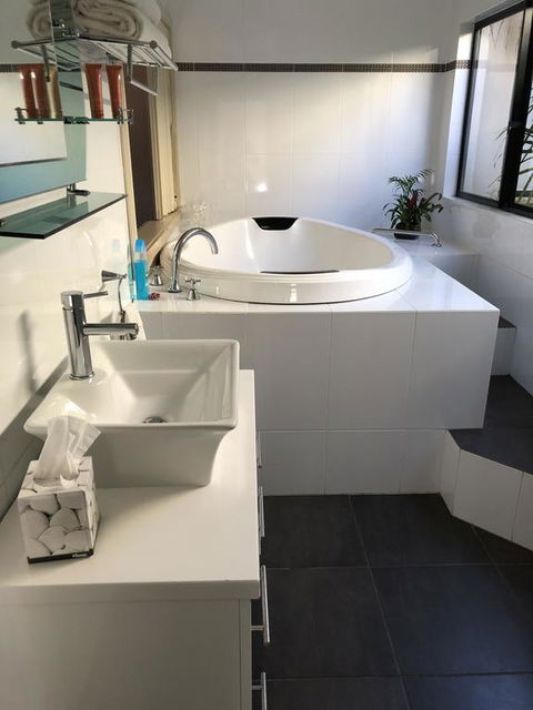 About Time Retreats- Studio Seven - Kawana Tourism 1