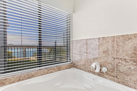 Above And Beyond - Beautiful Home With Pool - Kawana Tourism 2