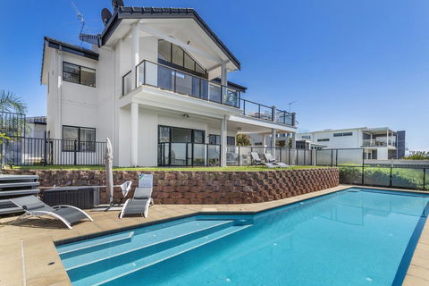 Above And Beyond - Beautiful Home With Pool - Kawana Tourism 0