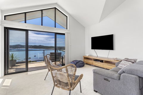 Above And Beyond - Beautiful Home With Pool - Kawana Tourism 1