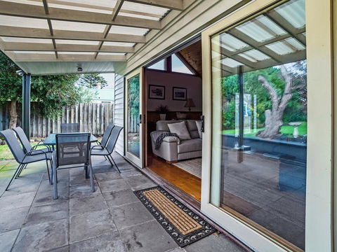 Abrahams On Bank - Kawana Tourism 1