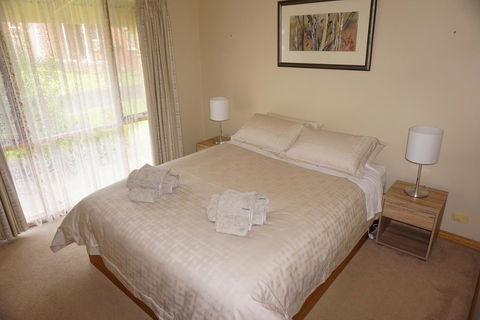 Abrigo Apartment - Kawana Tourism 1