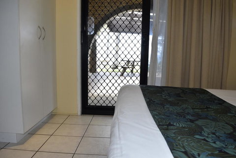 ABSOLUTE BEACH FRONT MACKAY - Comfort Resort Blue Pacific - Kawana Tourism 2