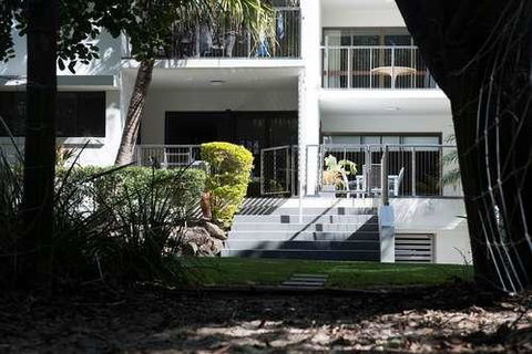 Absolute Beachfront - Mooloolaba - Kawana Tourism 0