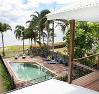 ABSOLUTE BEACHFRONT BLISS  NEWELL BEACH - Kawana Tourism