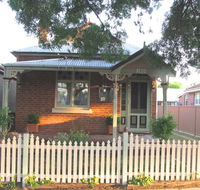 Acacia Cottage on Peel Bathurst - Kawana Tourism