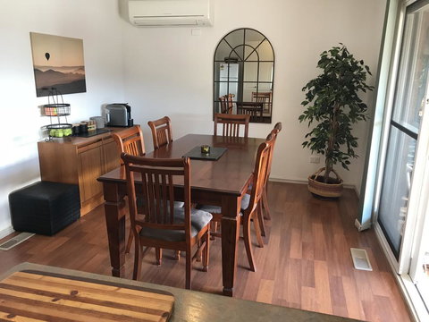 Acacia House - Central Healesville - Yarra Valley - Kawana Tourism 2