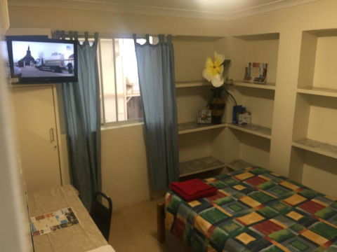Accommodation @ Isa - Kawana Tourism 2