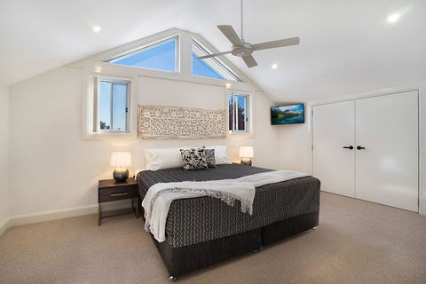 Accommodation Hunter - James Street Morpeth - Kawana Tourism 3
