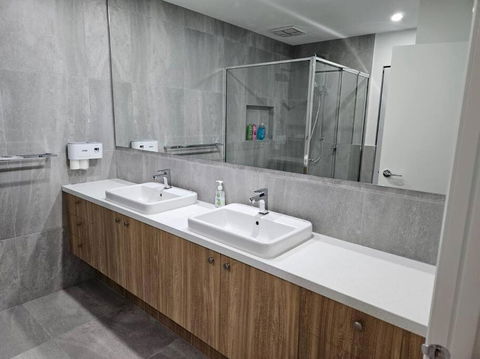 E 4 Room Retreat Family Friendly - Kawana Tourism 1