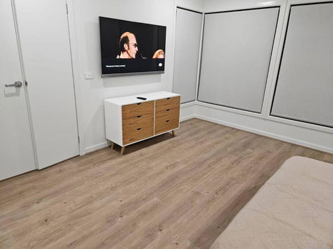 E 4 Room Retreat Family Friendly - Kawana Tourism 2