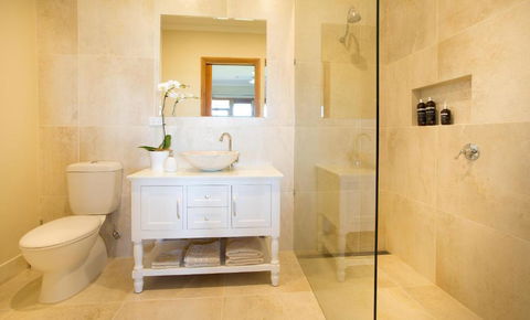 Drom Aluinn B & B - Kawana Tourism 2