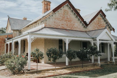 Dubuque Bed And Breakfast - Kawana Tourism 0