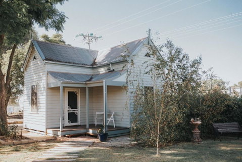 Dubuque Bed And Breakfast - Kawana Tourism 4