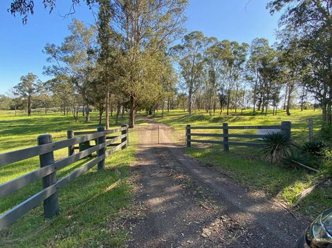 Dungog Farmstay - Kingaley - Kawana Tourism 3