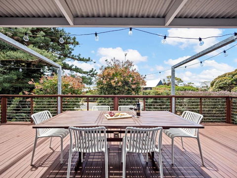 Eagle Bay Beach House - 300m To The Beach! - Kawana Tourism 0