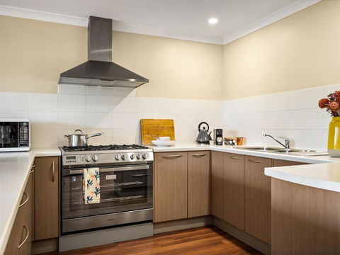 Eagle Bay Beach House - 300m To The Beach! - Kawana Tourism 2