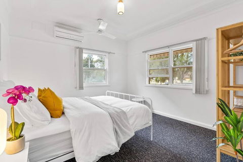 East Hills Waterfront Bliss - Kawana Tourism 1