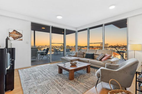 EAST34/60 - Urban Sanctuary - Kawana Tourism 0