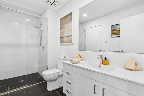 EAST34/60 - Urban Sanctuary - Kawana Tourism 4