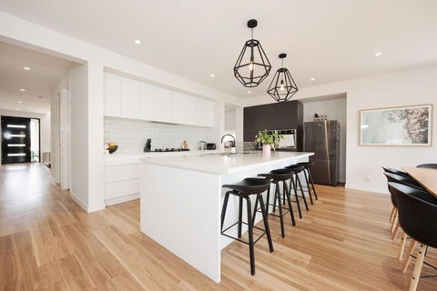 EDEN Spacious Torquay Family Escape - Kawana Tourism 4