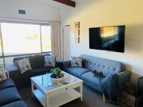 ELM Accommodation - Merrijig - Kawana Tourism 4