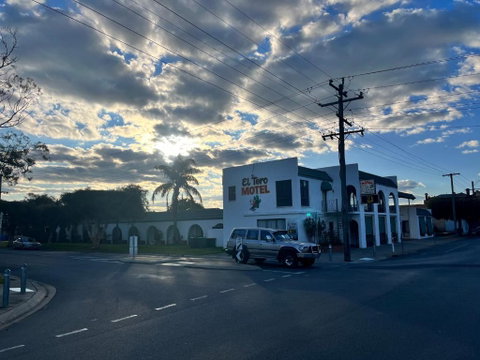 El Toro Motel - Kawana Tourism 3