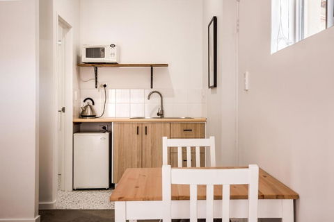 EM Apartments - Kawana Tourism 4