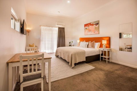 EM Apartments - Kawana Tourism 3