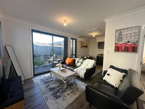 Entire 2br, Hideaway - Kawana Tourism 3