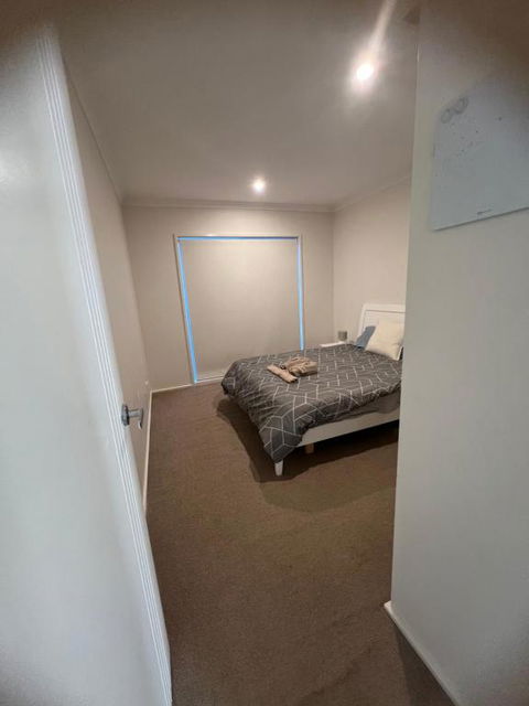 Entire 4 BR House In Moncrieff Close To Playground - Kawana Tourism 4