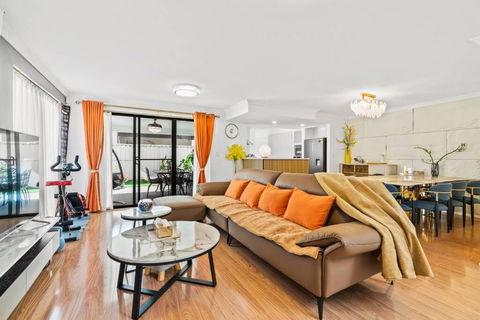 Equitice Autumn Moonlight Villa - Kawana Tourism 0