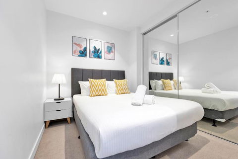 EPORO Tower Modern Apartments Melbourne Central CBD - Kawana Tourism 1