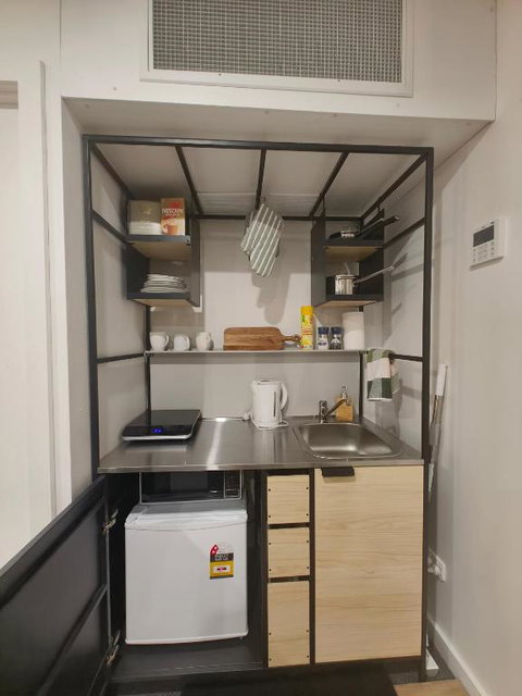Entire Studio Apartment - Self Check-in - Kawana Tourism 3