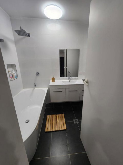 Entire Studio Apartment - Self Check-in - Kawana Tourism 2