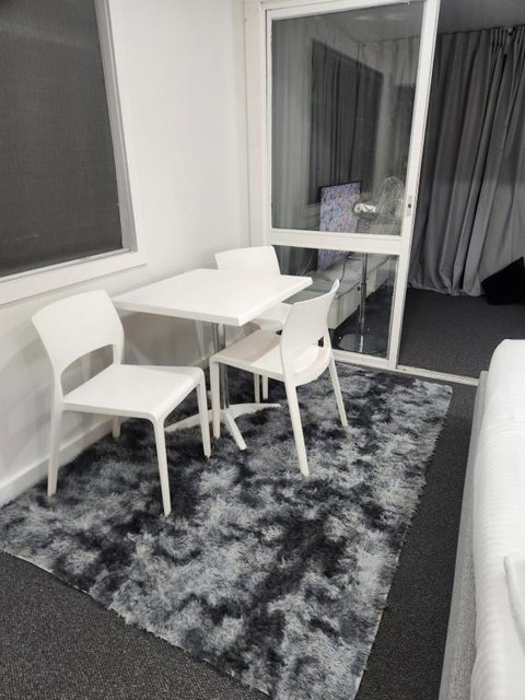 Entire Studio Apartment - Self Check-in - Kawana Tourism 4