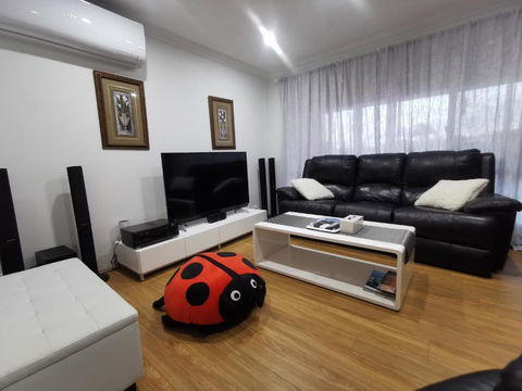 Entire House With 4 Bedrooms Fully Air Conditioned - Kawana Tourism 0