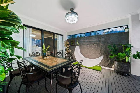 Equitice Winter Moonlight Villa - Kawana Tourism 0