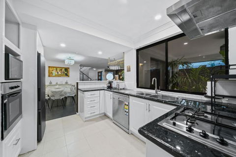 Equitice Winter Moonlight Villa - Kawana Tourism 2