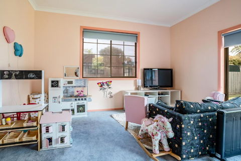 Family Beach House Near Barwon River & Beaches - Kawana Tourism 2