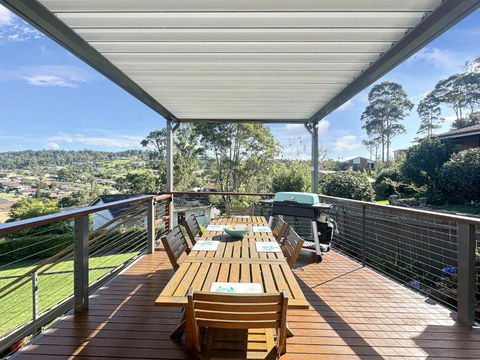 Fab 3-Bed Stay With Great Outdoors & Water Views - Kawana Tourism 2